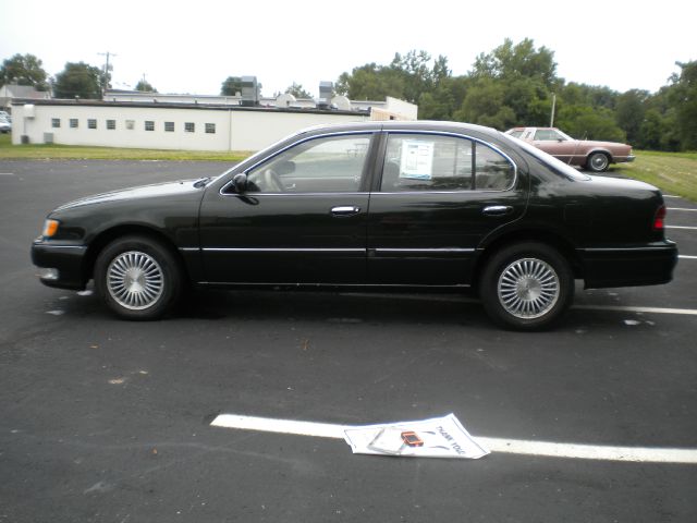Infiniti I30 1996 photo 3