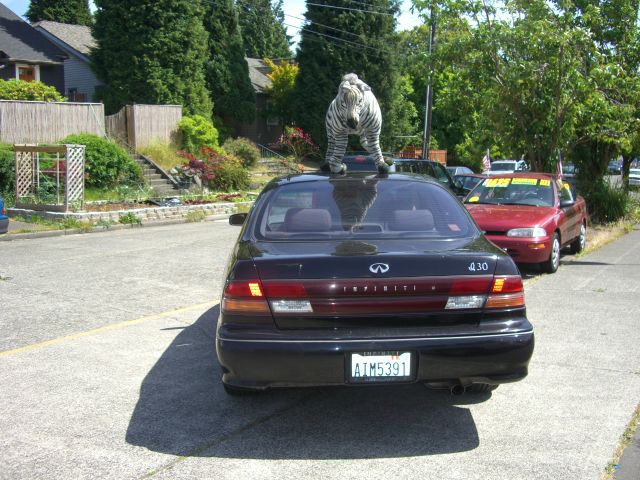 Infiniti I30 1996 photo 4