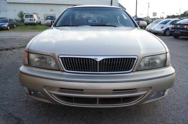 Infiniti I30 Base Sedan