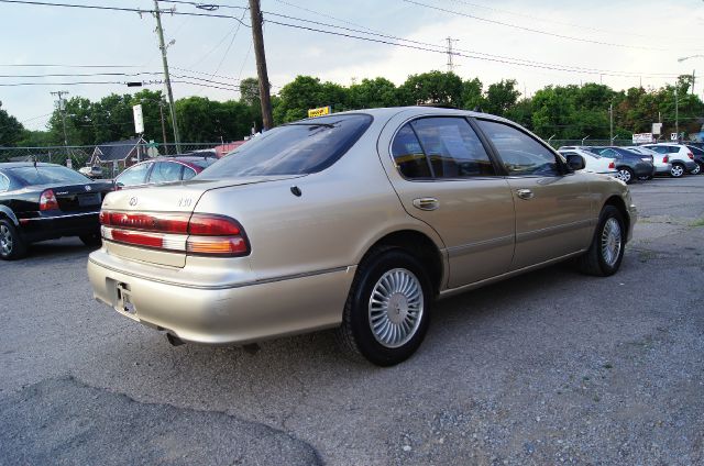 Infiniti I30 1997 photo 1