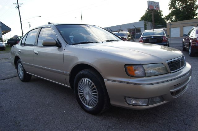 Infiniti I30 1997 photo 4