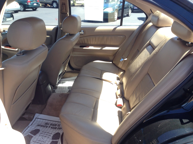 Infiniti I30 Base Sedan