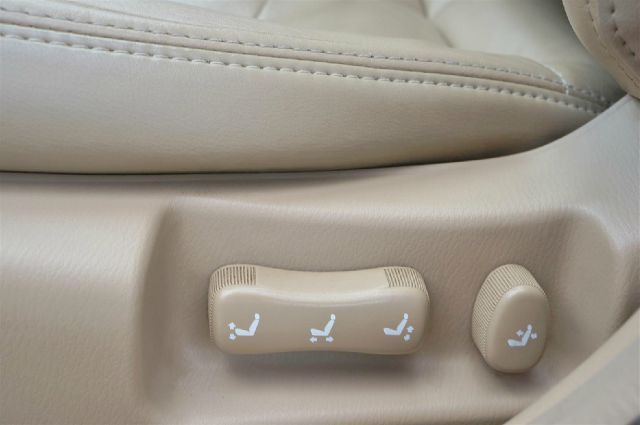 Infiniti I30 1997 photo 13