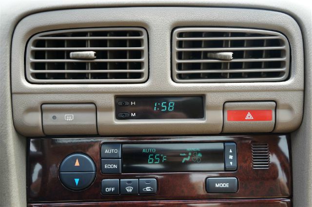 Infiniti I30 1997 photo 18