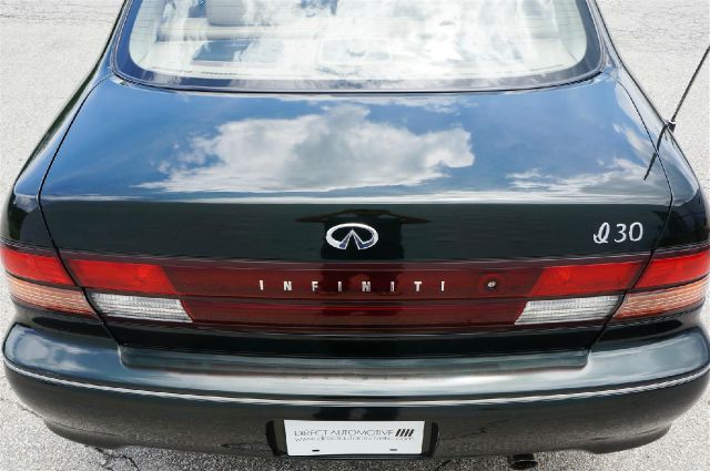 Infiniti I30 1997 photo 25