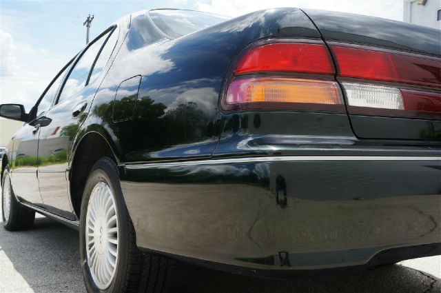 Infiniti I30 1997 photo 32