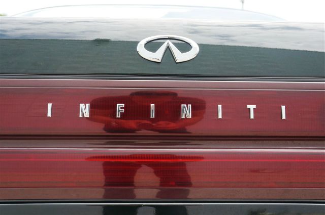 Infiniti I30 1997 photo 4