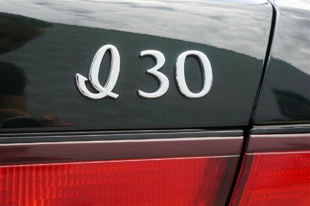 Infiniti I30 1997 photo 47