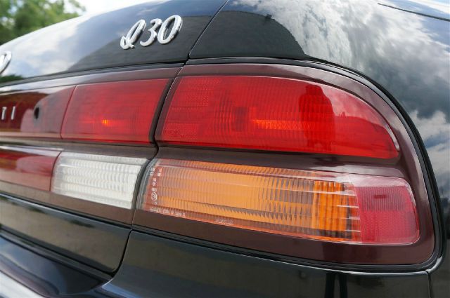 Infiniti I30 1997 photo 49