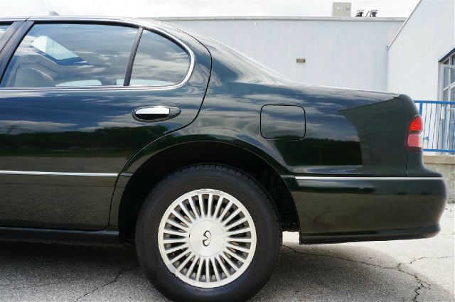 Infiniti I30 1997 photo 51