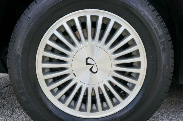 Infiniti I30 1997 photo 6