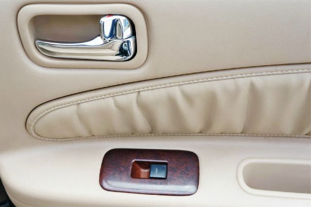 Infiniti I30 1997 photo 9