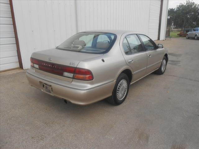 Infiniti I30 1997 photo 1