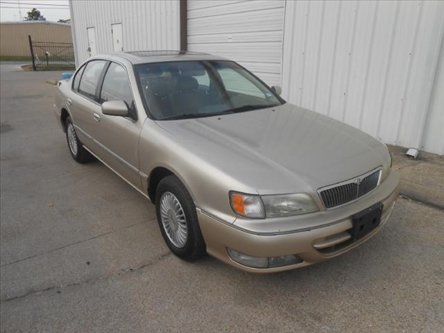 Infiniti I30 1997 photo 3