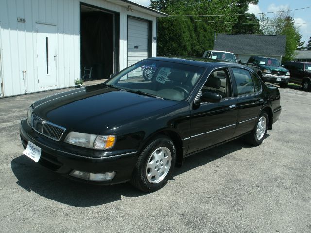 Infiniti I30 1999 photo 1