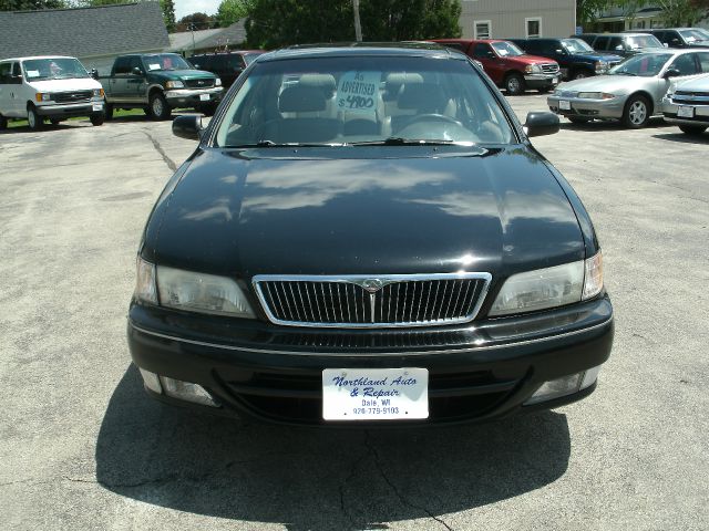 Infiniti I30 1999 photo 2