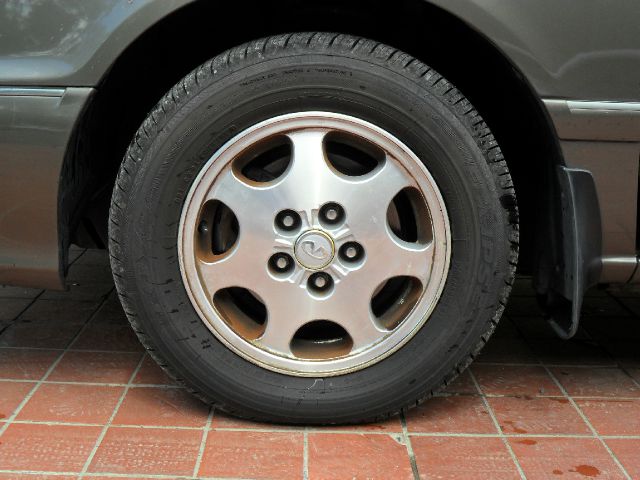 Infiniti I30 1999 photo 2