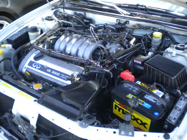 Infiniti I30 1999 photo 2