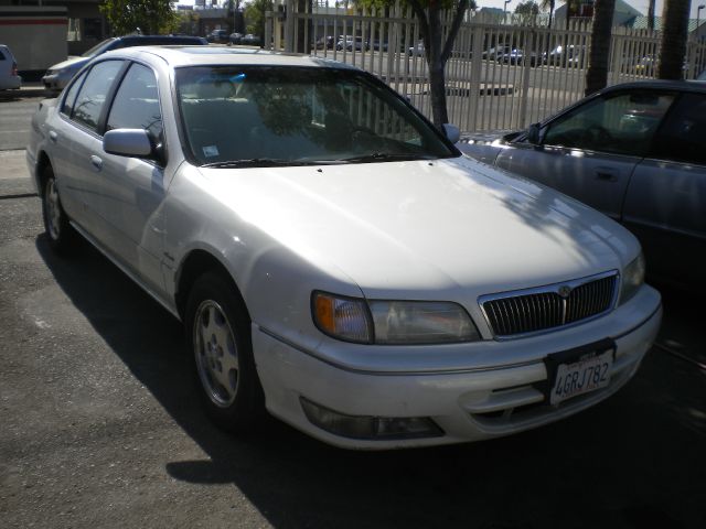 Infiniti I30 1999 photo 3