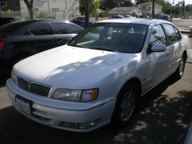 Infiniti I30 1999 photo 4