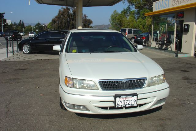 Infiniti I30 1999 photo 2