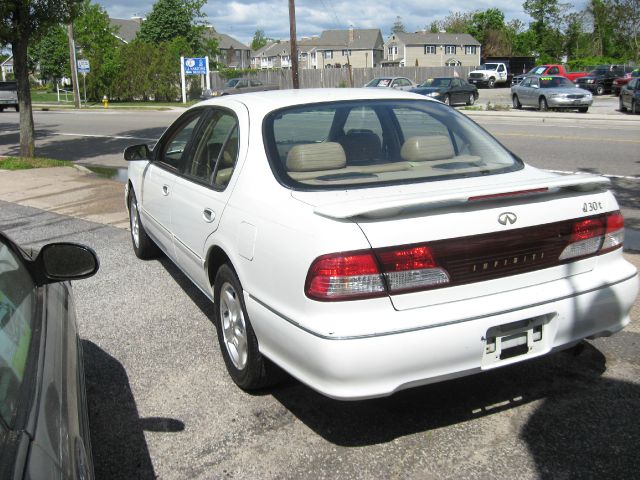 Infiniti I30 1999 photo 3