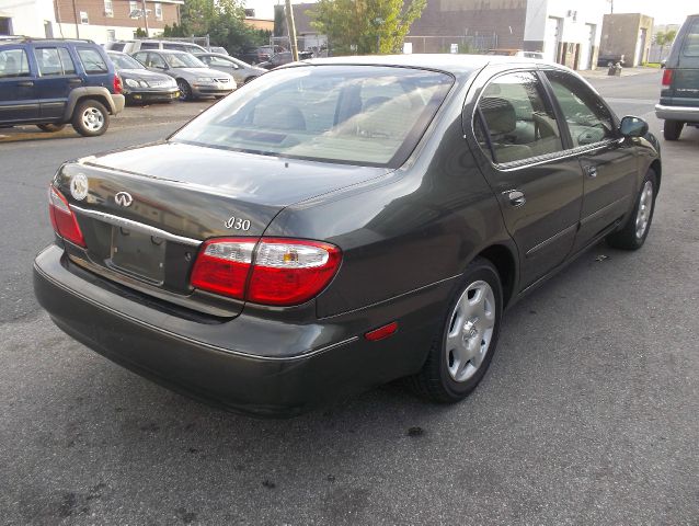 Infiniti I30 2000 photo 2