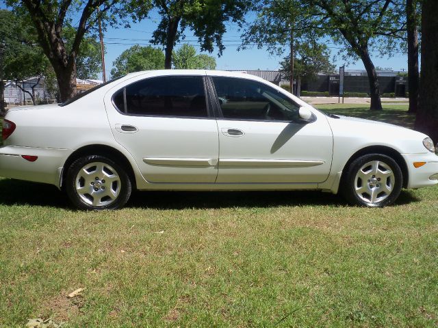 Infiniti I30 2000 photo 2