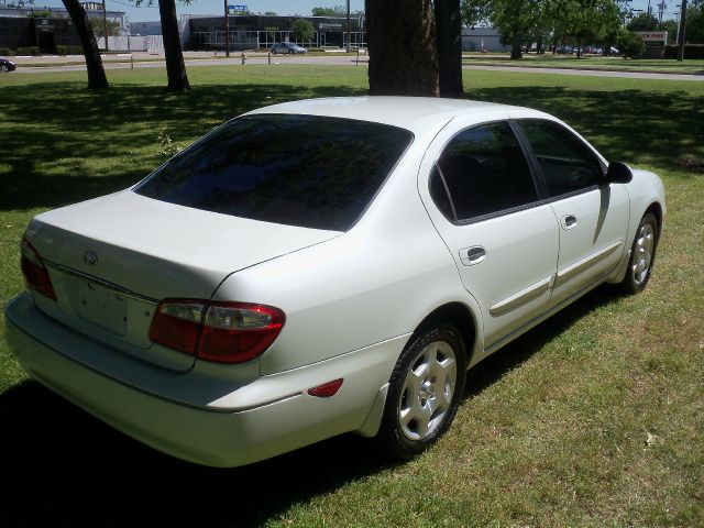 Infiniti I30 2000 photo 3
