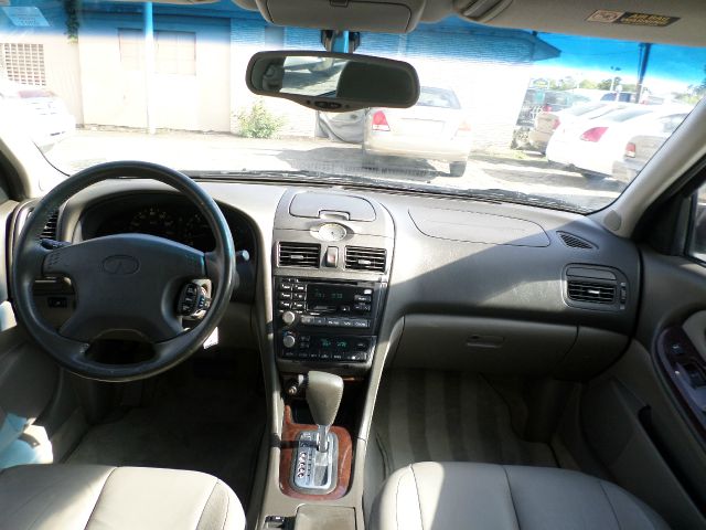 Infiniti I30 2000 photo 10