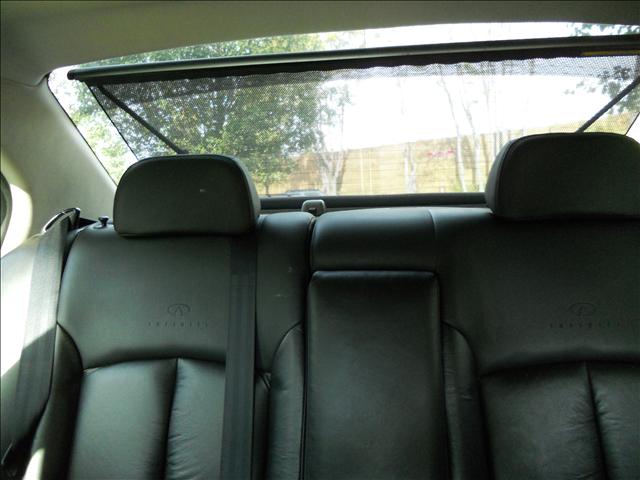 Infiniti I30 2000 photo 3