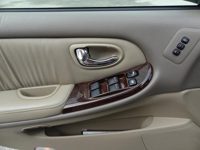 Infiniti I30 2000 photo 2