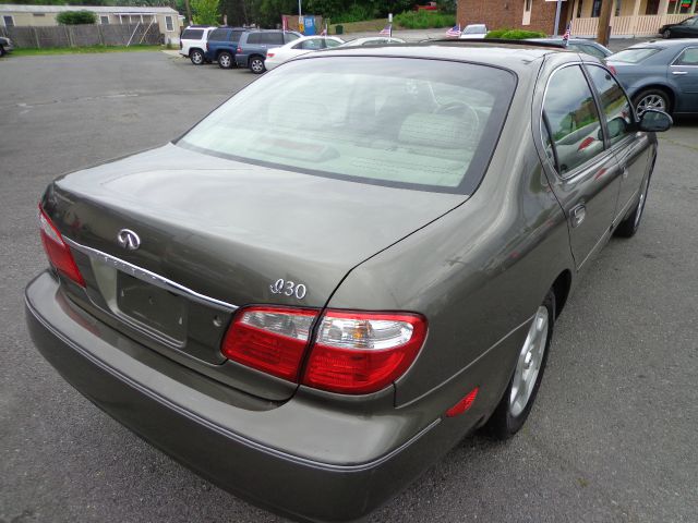 Infiniti I30 2001 photo 4