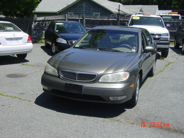 Infiniti I30 2001 photo 2