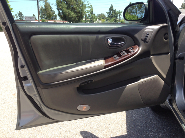 Infiniti I30 2001 photo 4