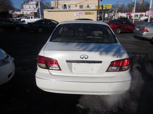 Infiniti I35 2003 photo 1