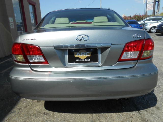 Infiniti I35 2004 photo 3
