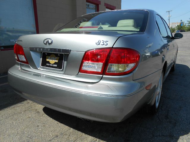 Infiniti I35 2004 photo 4