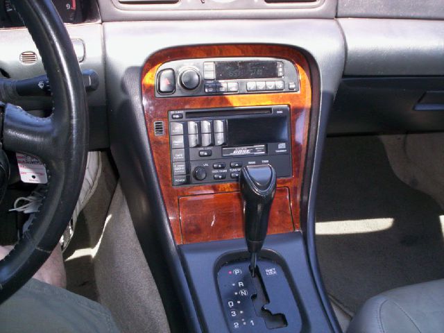 Infiniti J30 1995 photo 2