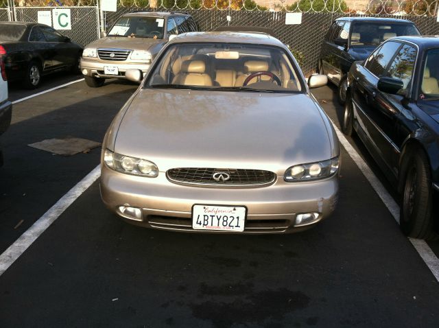 Infiniti J30 1995 photo 1