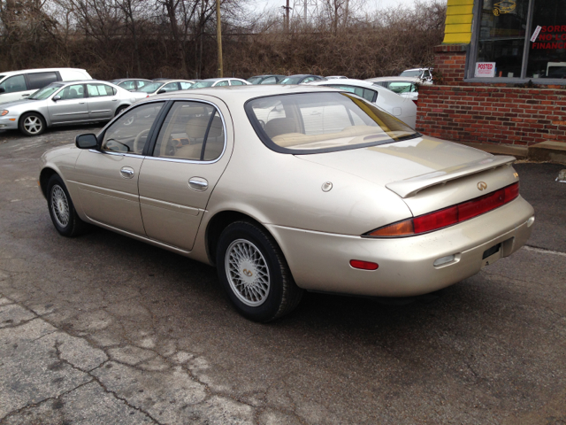 Infiniti J30 1995 photo 2