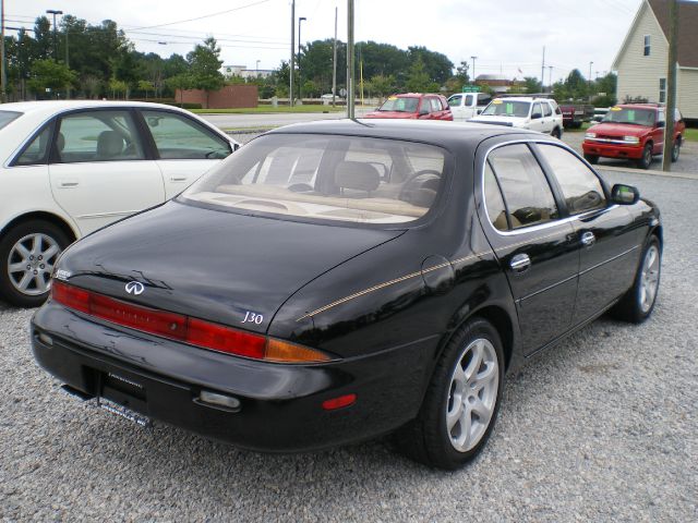 Infiniti J30 1996 photo 1