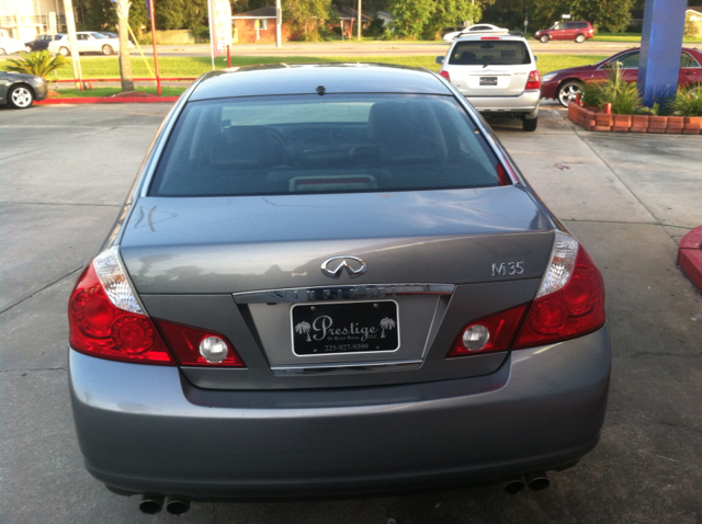 Infiniti M 2006 photo 2