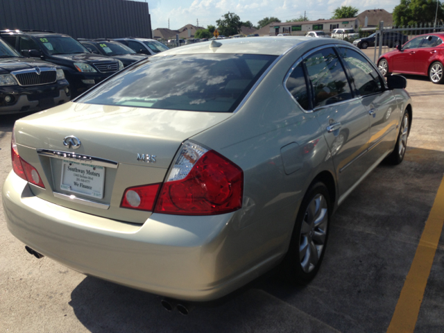Infiniti M 2006 photo 2