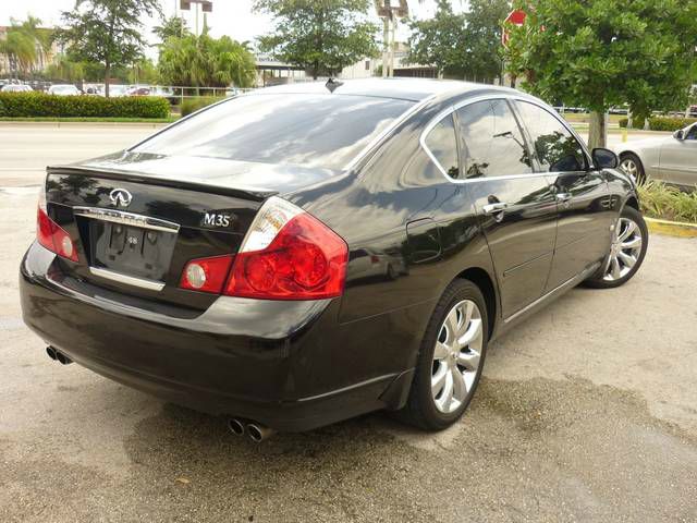 Infiniti M35 2006 photo 2