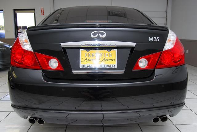 Infiniti M35 2007 photo 2