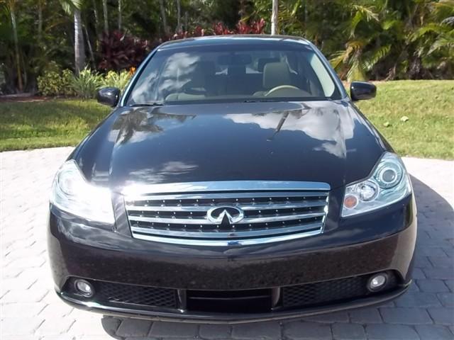 Infiniti M35 Unknown Sedan