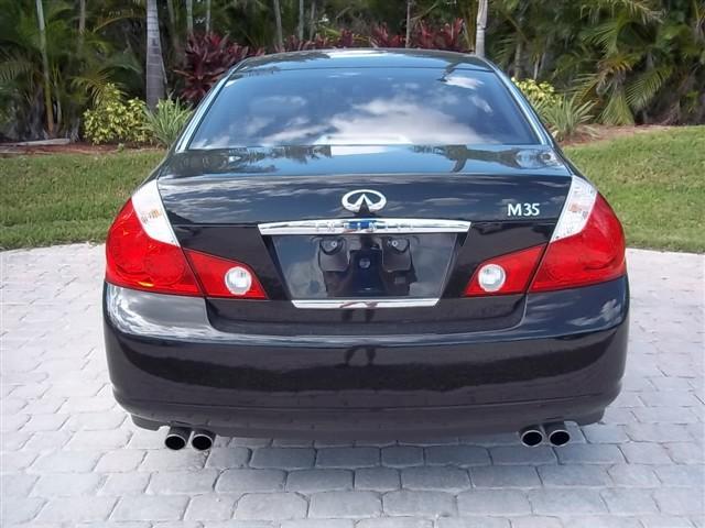 Infiniti M35 2007 photo 2