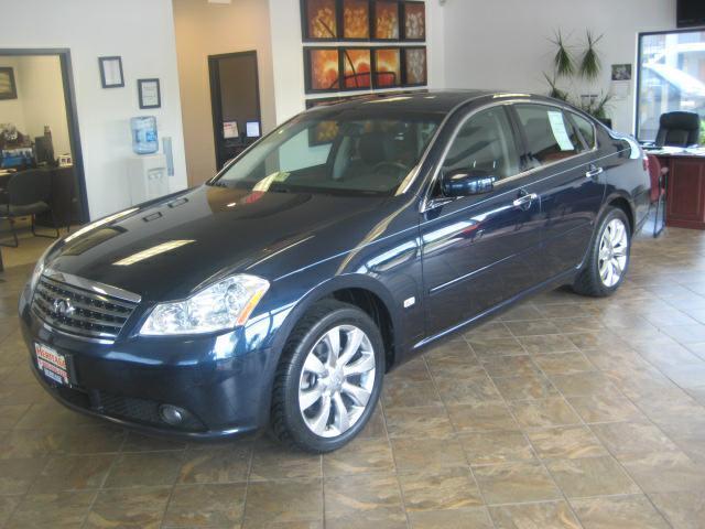 Infiniti M35 SW2 Sedan