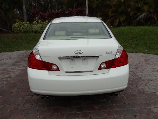 Infiniti M35 2007 photo 4